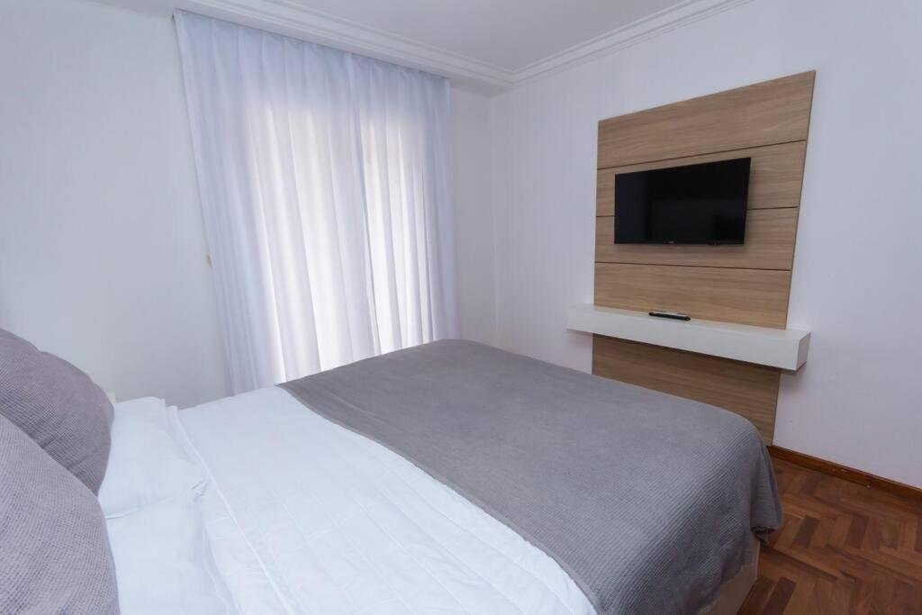 Dormitorio con TV